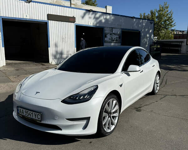 Белый Тесла Модель 3, объемом двигателя 0 л и пробегом 13 тыс. км за 18700 $, фото 20 на Automoto.ua
