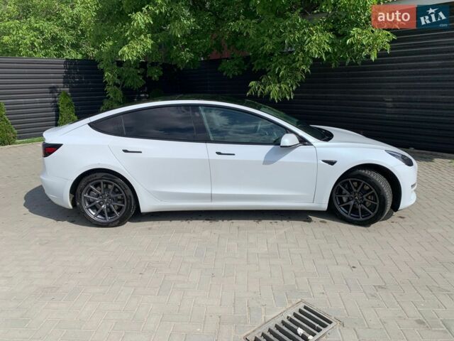 Білий Тесла Модель 3, об'ємом двигуна 0 л та пробігом 74 тис. км за 15500 $, фото 2 на Automoto.ua