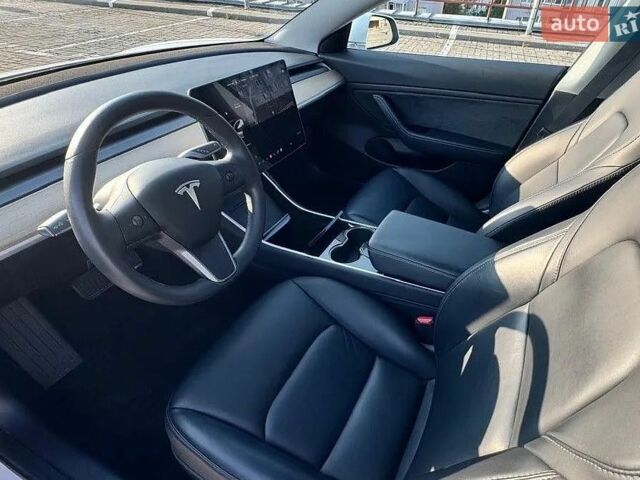 Білий Тесла Модель 3, об'ємом двигуна 0 л та пробігом 75 тис. км за 14500 $, фото 16 на Automoto.ua
