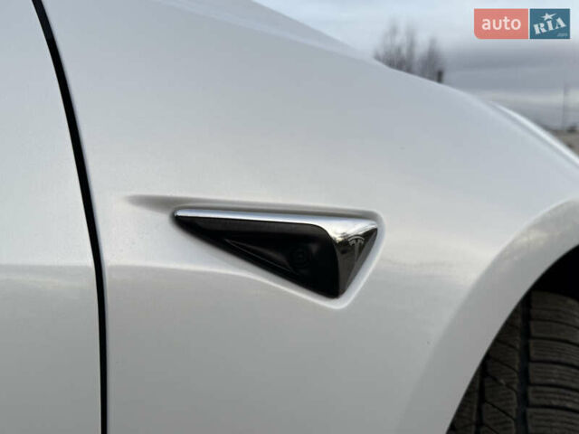 Белый Тесла Модель 3, объемом двигателя 0 л и пробегом 139 тыс. км за 17750 $, фото 6 на Automoto.ua