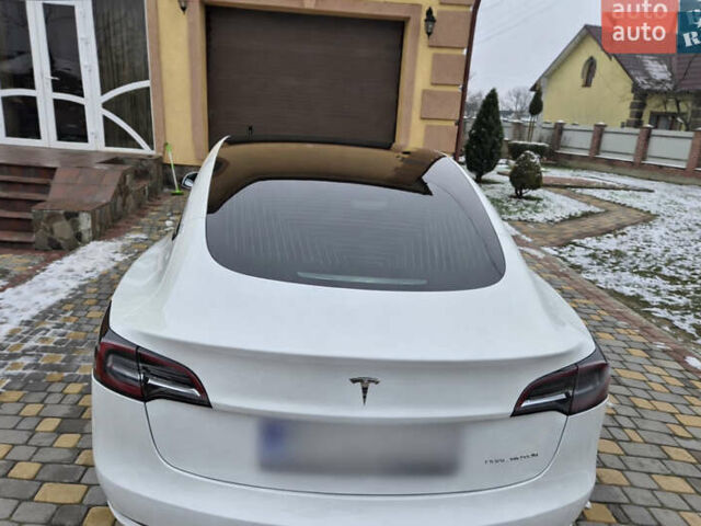 Білий Тесла Модель 3, об'ємом двигуна 0 л та пробігом 87 тис. км за 20700 $, фото 4 на Automoto.ua