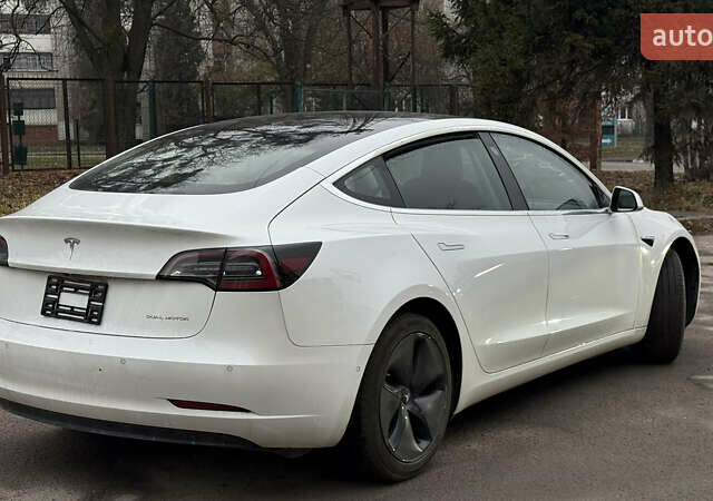 Білий Тесла Модель 3, об'ємом двигуна 0 л та пробігом 79 тис. км за 15200 $, фото 6 на Automoto.ua