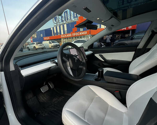 Белый Тесла Модель 3, объемом двигателя 0 л и пробегом 128 тыс. км за 18000 $, фото 6 на Automoto.ua