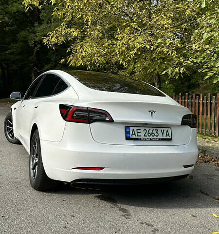 Белый Тесла Модель 3, объемом двигателя 0 л и пробегом 31 тыс. км за 17300 $, фото 15 на Automoto.ua