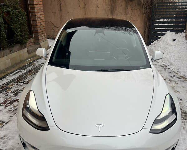 Белый Тесла Модель 3, объемом двигателя 0 л и пробегом 177 тыс. км за 17500 $, фото 2 на Automoto.ua