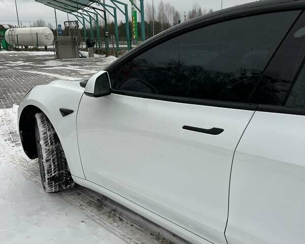 Білий Тесла Модель 3, об'ємом двигуна 0 л та пробігом 155 тис. км за 17600 $, фото 5 на Automoto.ua