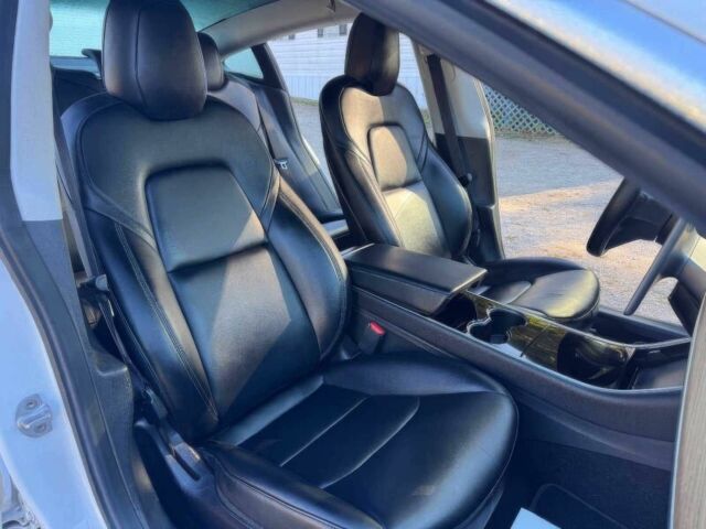 Білий Тесла Модель 3, об'ємом двигуна 0 л та пробігом 46 тис. км за 8000 $, фото 7 на Automoto.ua