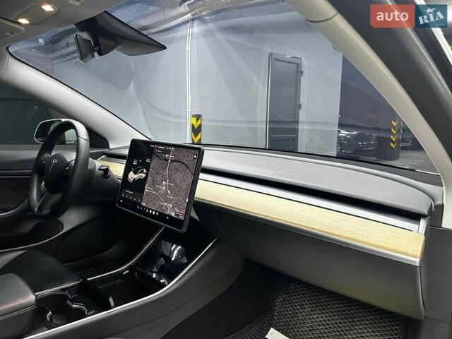 Білий Тесла Модель 3, об'ємом двигуна 0 л та пробігом 102 тис. км за 17900 $, фото 20 на Automoto.ua