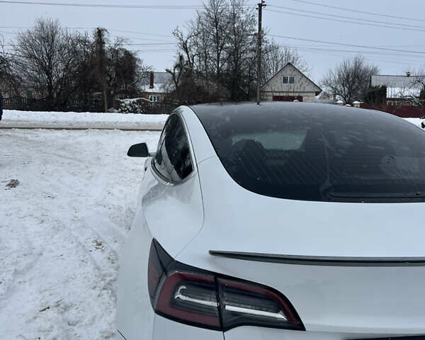 Білий Тесла Модель 3, об'ємом двигуна 0 л та пробігом 111 тис. км за 14500 $, фото 9 на Automoto.ua