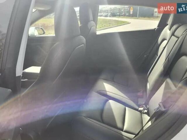 Білий Тесла Модель 3, об'ємом двигуна 0 л та пробігом 47 тис. км за 26200 $, фото 14 на Automoto.ua
