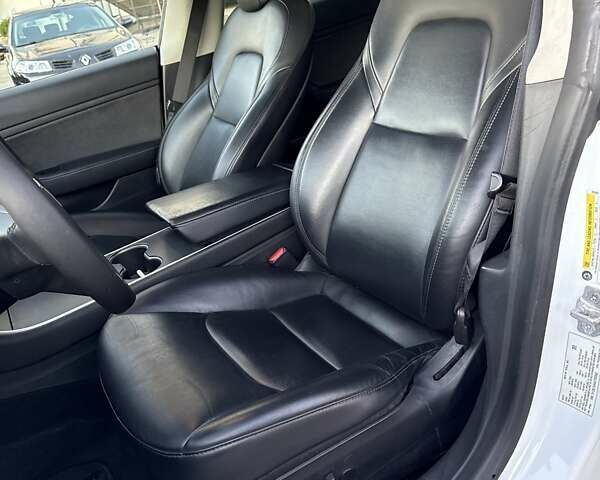 Білий Тесла Модель 3, об'ємом двигуна 0 л та пробігом 221 тис. км за 12700 $, фото 17 на Automoto.ua