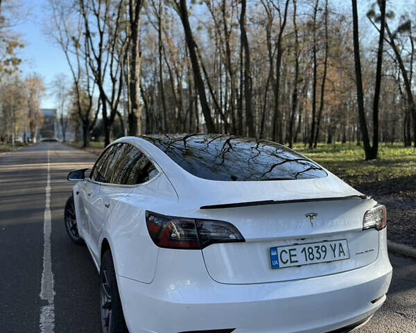 Білий Тесла Модель 3, об'ємом двигуна 0 л та пробігом 103 тис. км за 20500 $, фото 6 на Automoto.ua