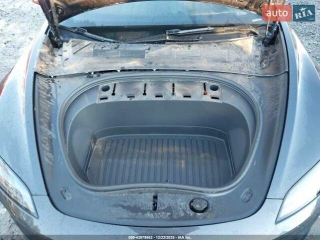 Белый Тесла Модель 3, объемом двигателя 1.98 л и пробегом 22 тыс. км за 16000 $, фото 5 на Automoto.ua