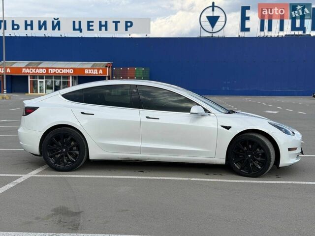 Білий Тесла Модель 3, об'ємом двигуна 0 л та пробігом 393 тис. км за 12200 $, фото 8 на Automoto.ua