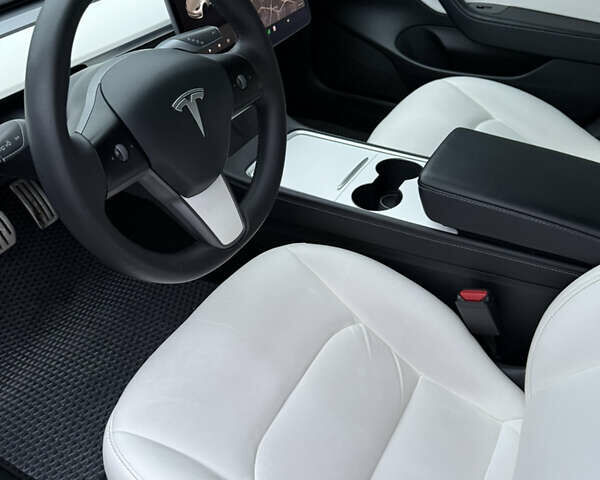 Білий Тесла Модель 3, об'ємом двигуна 0 л та пробігом 203 тис. км за 21500 $, фото 7 на Automoto.ua