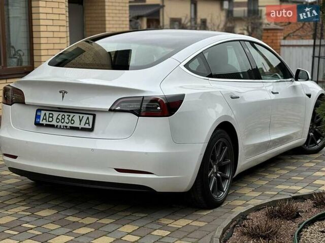 Білий Тесла Модель 3, об'ємом двигуна 0 л та пробігом 60 тис. км за 18500 $, фото 9 на Automoto.ua