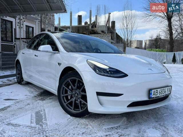 Белый Тесла Модель 3, объемом двигателя 0 л и пробегом 63 тыс. км за 19500 $, фото 26 на Automoto.ua