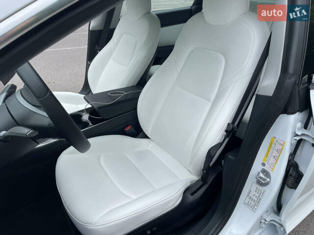 Белый Тесла Модель 3, объемом двигателя 0 л и пробегом 148 тыс. км за 17300 $, фото 8 на Automoto.ua