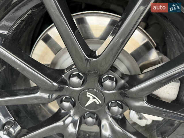 Белый Тесла Модель 3, объемом двигателя 0 л и пробегом 83 тыс. км за 20200 $, фото 9 на Automoto.ua