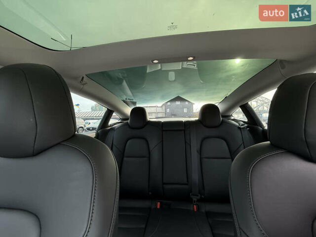 Білий Тесла Модель 3, об'ємом двигуна 0 л та пробігом 73 тис. км за 23850 $, фото 23 на Automoto.ua