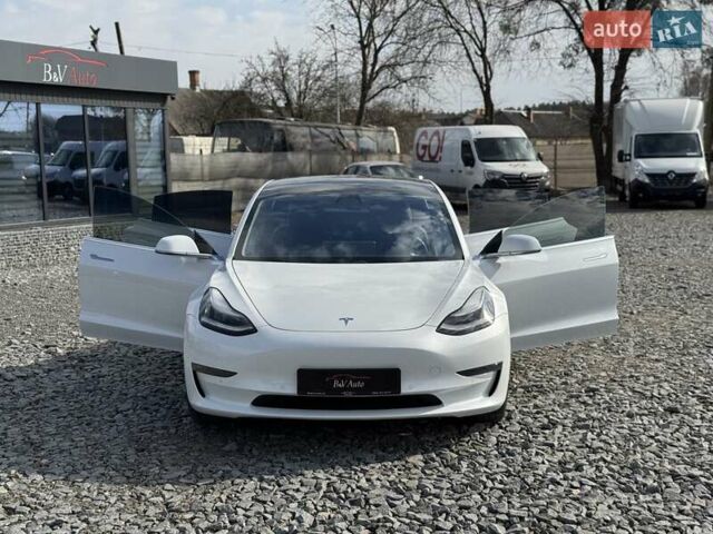 Белый Тесла Модель 3, объемом двигателя 0 л и пробегом 130 тыс. км за 17950 $, фото 42 на Automoto.ua