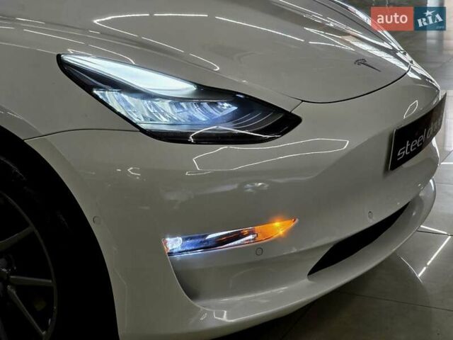 Білий Тесла Модель 3, об'ємом двигуна 0 л та пробігом 218 тис. км за 18499 $, фото 8 на Automoto.ua