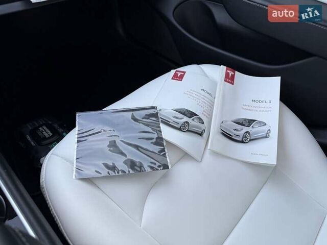 Білий Тесла Модель 3, об'ємом двигуна 0 л та пробігом 92 тис. км за 21300 $, фото 38 на Automoto.ua