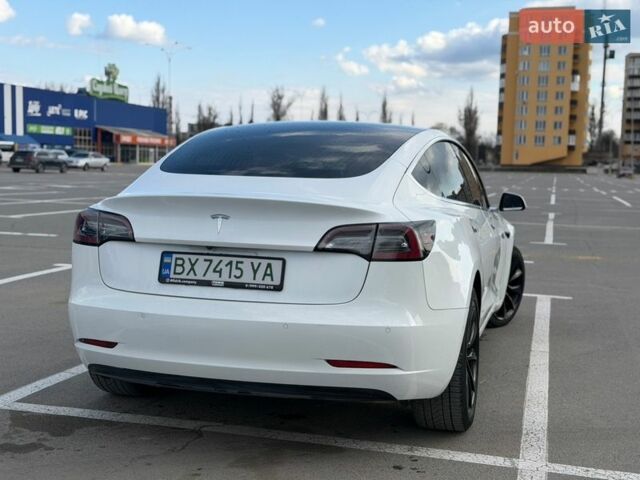 Белый Тесла Модель 3, объемом двигателя 0 л и пробегом 392 тыс. км за 12800 $, фото 5 на Automoto.ua