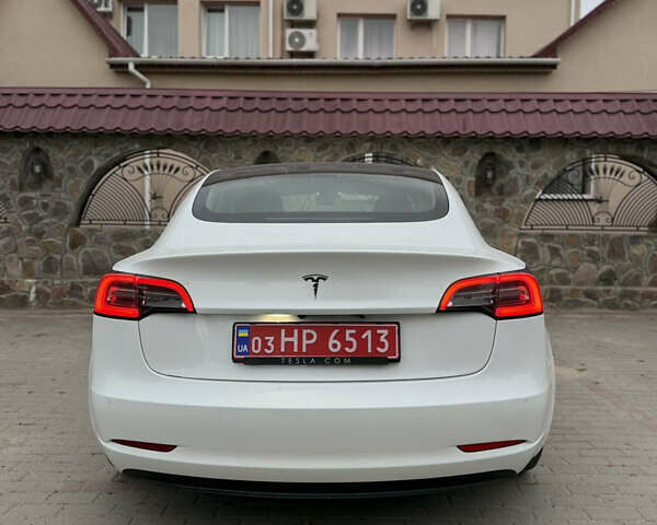 Белый Тесла Модель 3, объемом двигателя 0 л и пробегом 120 тыс. км за 16500 $, фото 4 на Automoto.ua
