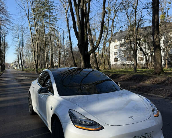 Білий Тесла Модель 3, об'ємом двигуна 0 л та пробігом 103 тис. км за 20500 $, фото 2 на Automoto.ua