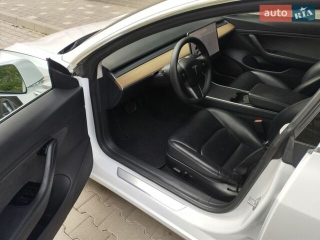 Белый Тесла Модель 3, объемом двигателя 0 л и пробегом 254 тыс. км за 15200 $, фото 12 на Automoto.ua