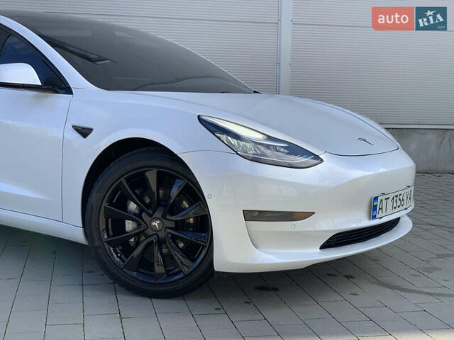 Тесла Модель 3 2020 у Івано-Франківську на Automoto.ua Білий Тесла Модель 3, об'ємом двигуна 0 л та пробігом 145 тис. км за 14850 $, фото 17 на Automoto.ua