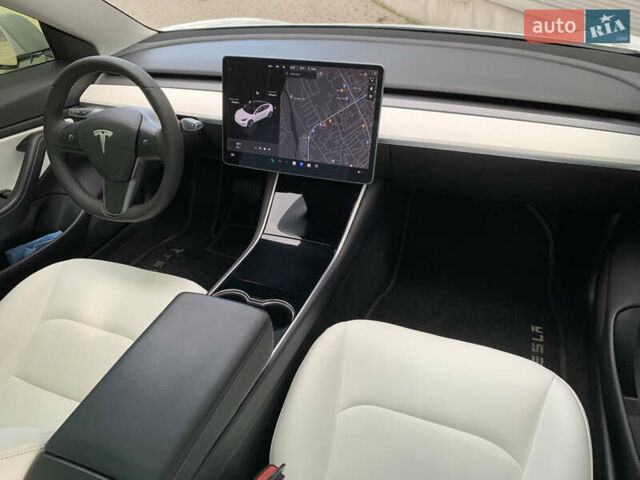 Тесла Модель 3 2020 у Івано-Франківську на Automoto.ua Білий Тесла Модель 3, об'ємом двигуна 0 л та пробігом 145 тис. км за 14850 $, фото 108 на Automoto.ua