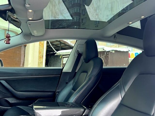 Белый Тесла Модель 3, объемом двигателя 0 л и пробегом 10100 тыс. км за 14800 $, фото 11 на Automoto.ua