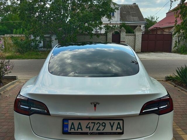 Белый Тесла Модель 3, объемом двигателя 0 л и пробегом 73 тыс. км за 20500 $, фото 3 на Automoto.ua