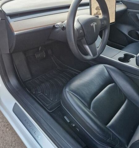 Белый Тесла Модель 3, объемом двигателя 0 л и пробегом 85 тыс. км за 15000 $, фото 22 на Automoto.ua