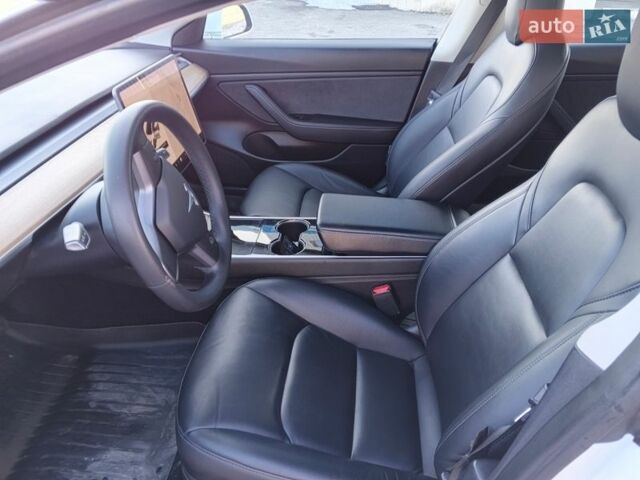 Белый Тесла Модель 3, объемом двигателя 0 л и пробегом 192 тыс. км за 17799 $, фото 22 на Automoto.ua