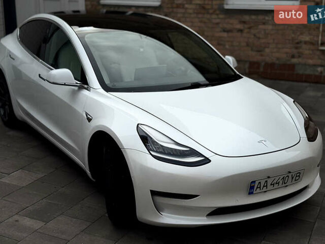 Білий Тесла Модель 3, об'ємом двигуна 0 л та пробігом 67 тис. км за 18600 $, фото 9 на Automoto.ua