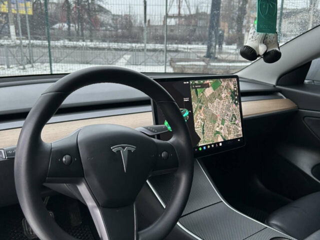 Белый Тесла Модель 3, объемом двигателя 0 л и пробегом 88 тыс. км за 17500 $, фото 7 на Automoto.ua