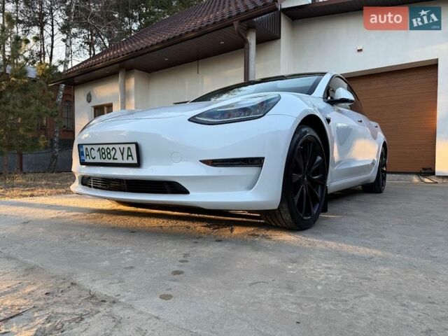 Белый Тесла Модель 3, объемом двигателя 0 л и пробегом 105 тыс. км за 21300 $, фото 5 на Automoto.ua