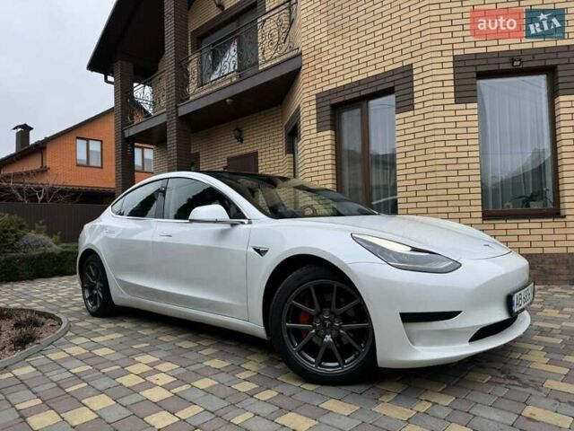 Білий Тесла Модель 3, об'ємом двигуна 0 л та пробігом 60 тис. км за 18500 $, фото 49 на Automoto.ua