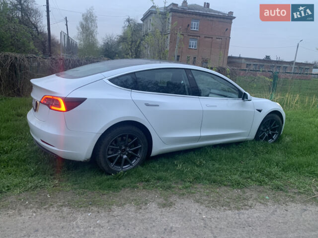Білий Тесла Модель 3, об'ємом двигуна 0 л та пробігом 75 тис. км за 19950 $, фото 14 на Automoto.ua