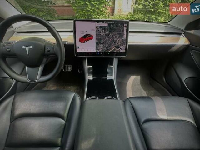 Тесла Модель 3 2020 в Киеве на Automoto.ua Белый Тесла Модель 3, объемом двигателя 0 л и пробегом 171 тыс. км за 19999 $, фото 13 на Automoto.ua