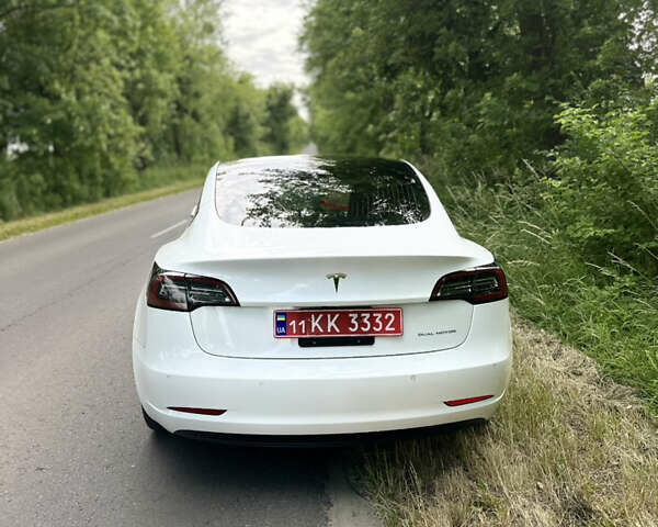 Белый Тесла Модель 3, объемом двигателя 0 л и пробегом 102 тыс. км за 18700 $, фото 6 на Automoto.ua