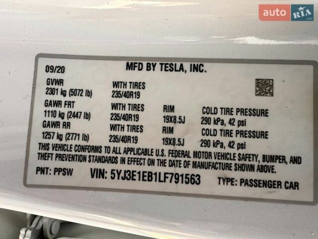 Белый Тесла Модель 3, объемом двигателя 0 л и пробегом 105 тыс. км за 21300 $, фото 3 на Automoto.ua