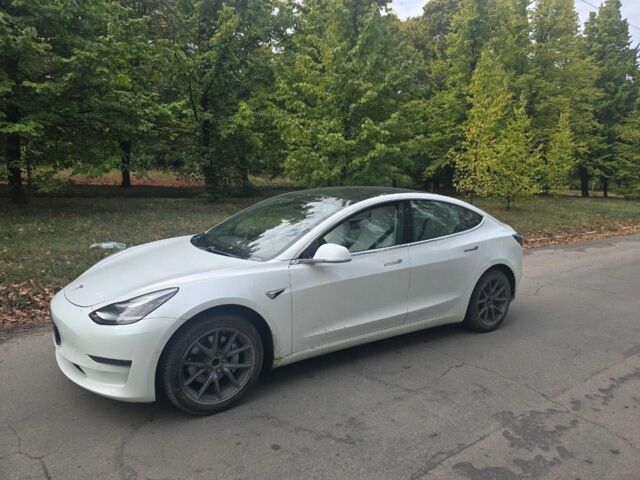 Білий Тесла Модель 3, об'ємом двигуна 0 л та пробігом 132 тис. км за 15057 $, фото 1 на Automoto.ua