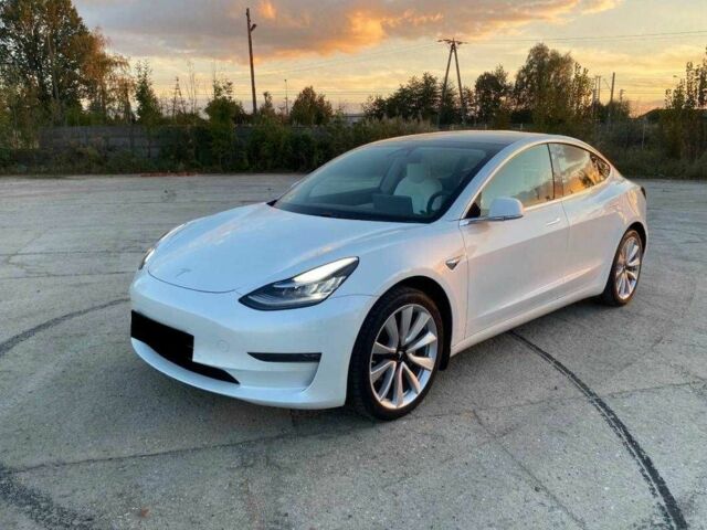Белый Тесла Модель 3, объемом двигателя 0 л и пробегом 90 тыс. км за 12100 $, фото 1 на Automoto.ua