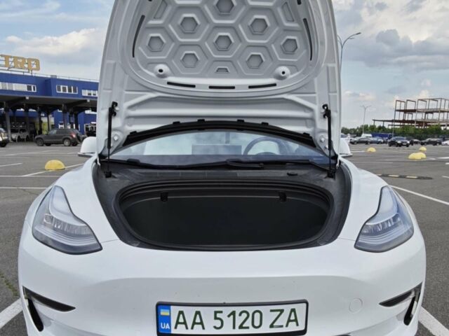 Білий Тесла Модель 3, об'ємом двигуна 0 л та пробігом 132 тис. км за 20300 $, фото 13 на Automoto.ua