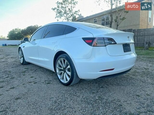 Білий Тесла Модель 3, об'ємом двигуна 0 л та пробігом 92 тис. км за 5000 $, фото 2 на Automoto.ua