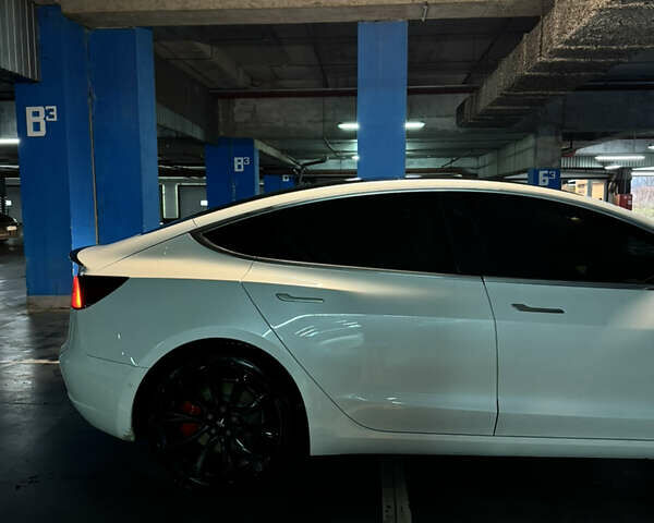 Белый Тесла Модель 3, объемом двигателя 0 л и пробегом 120 тыс. км за 19900 $, фото 6 на Automoto.ua